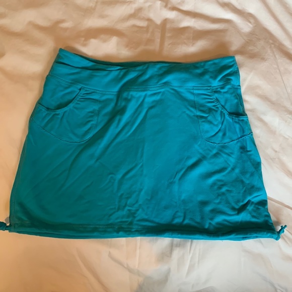 Teal Lululemon skirt, size 10 - Picture 1 of 3